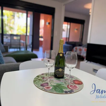 Apartament Luxurious 1st Floor With Com Pool Vm22 *